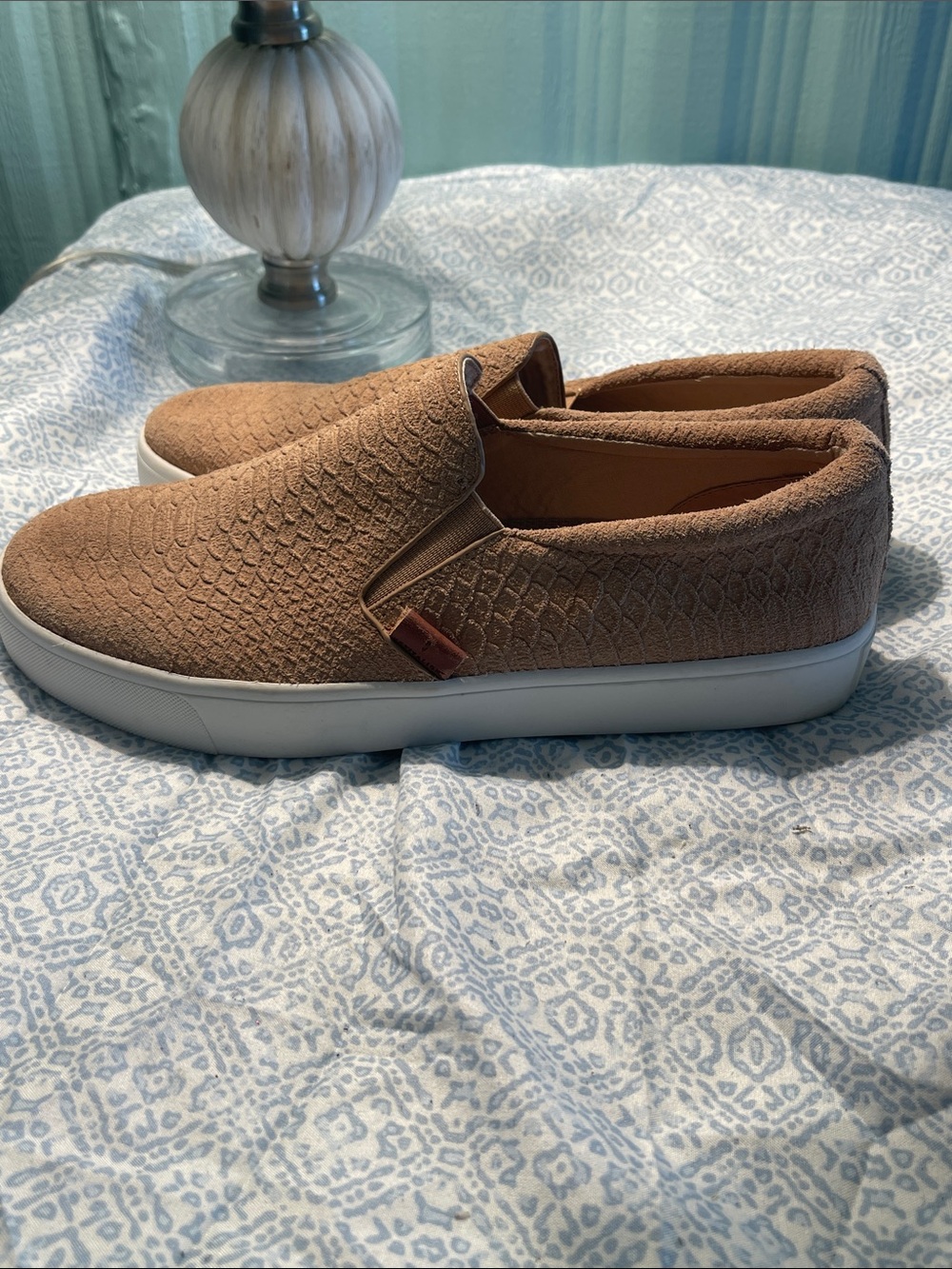 REVITALIGN Boardwalk Taupe Slip-On Knit Loafers NWOT NEW Size 9.5 - Picture 5 of 11